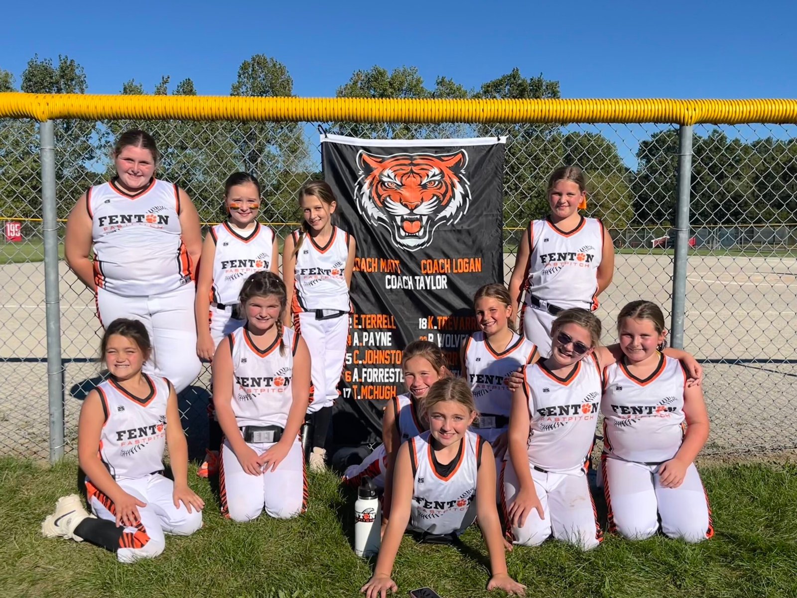 9u team pic