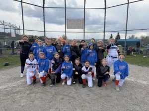 10Us-1-LadyBatment-2-BCUnited
